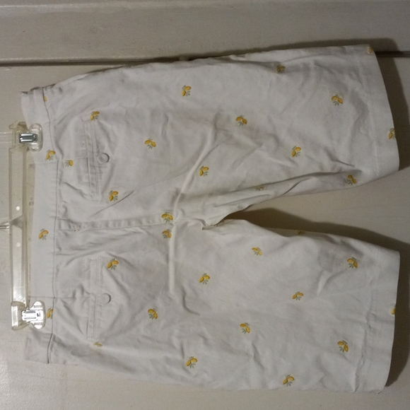 EUC Talbots Nice Capri's, Sz 8, Bright White w Small Yellow Flowers - Picture 2 of 4